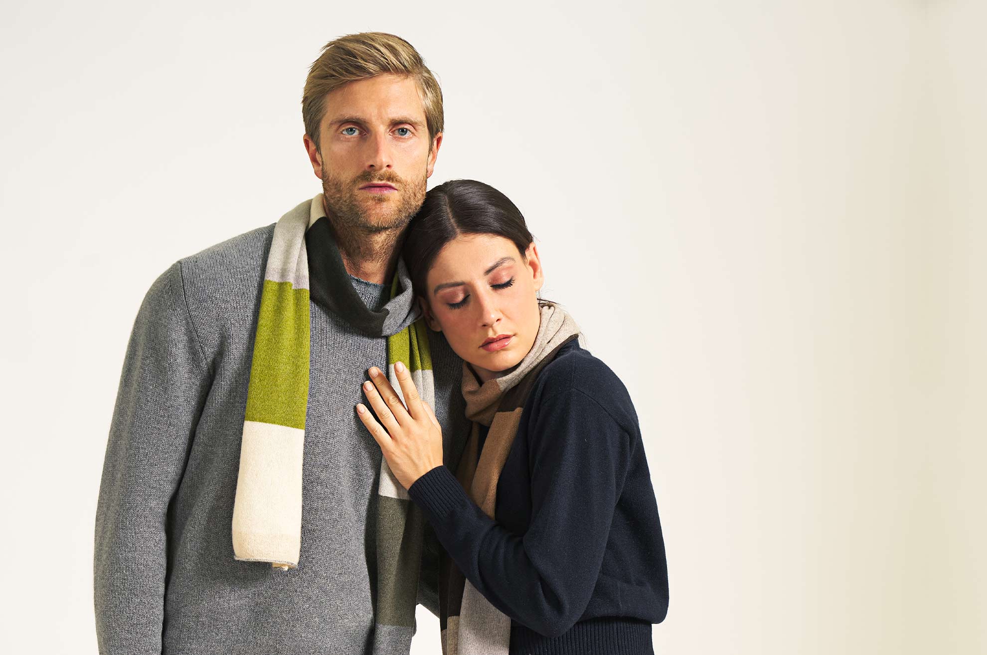 sciarpa re-circle tasselli cashmere